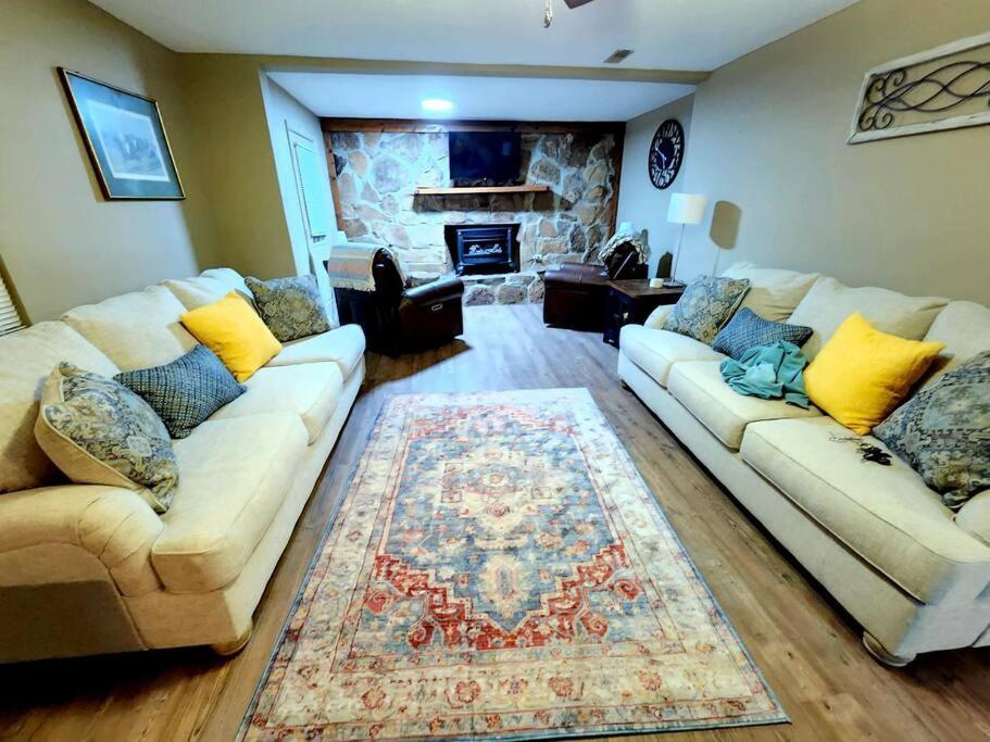 Spacious Family Farmhouse Pikeville エクステリア 写真