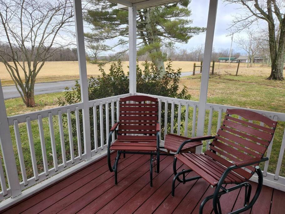 Spacious Family Farmhouse Pikeville エクステリア 写真